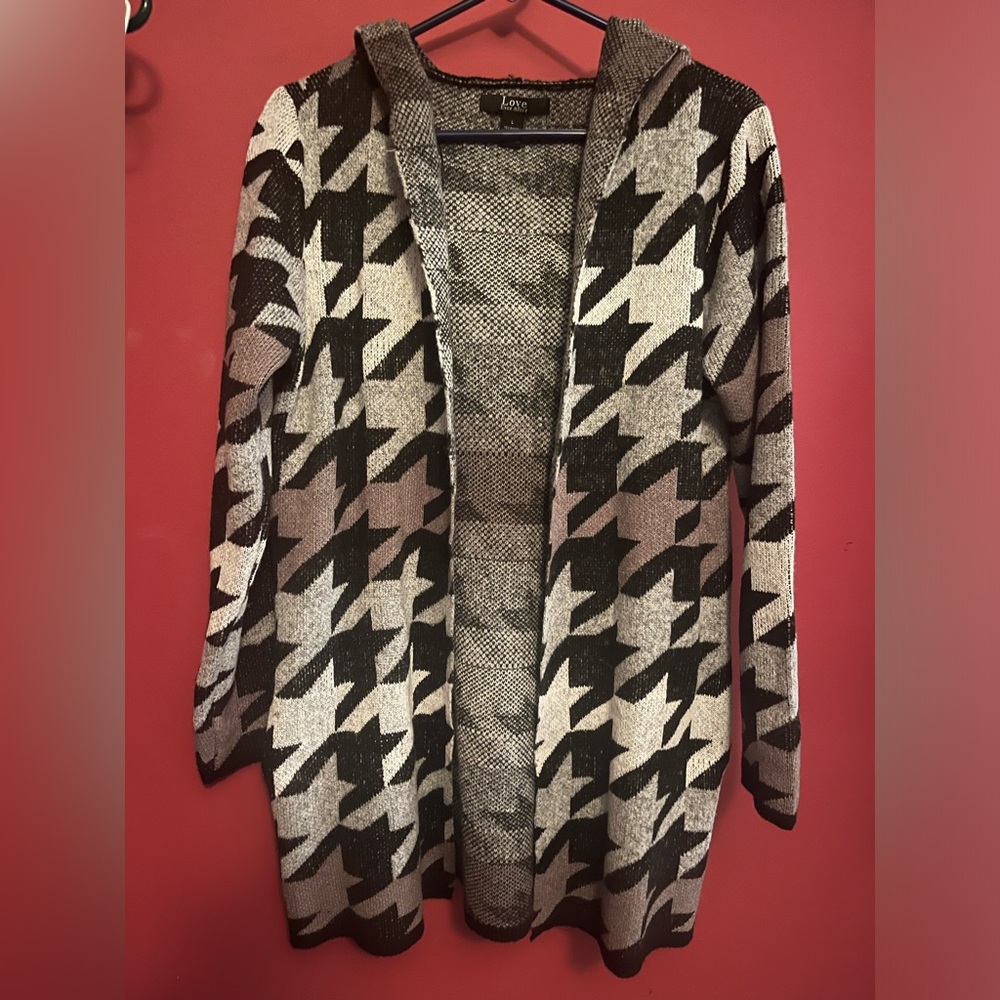 Tooth hound hooded sweater